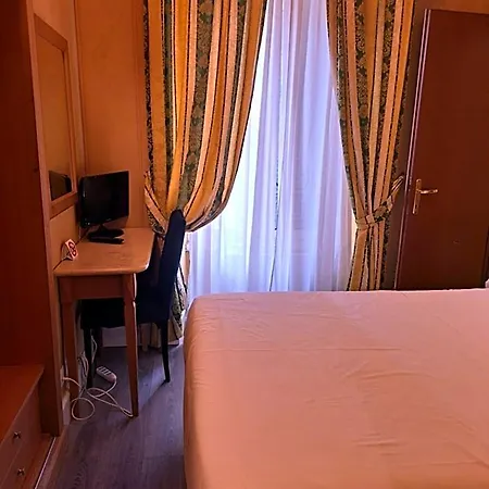 دي كيريتي سويت 3*